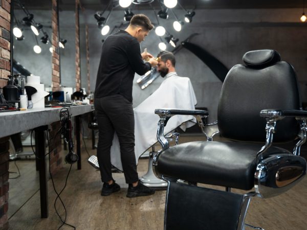  Por isso, se você deseja abrir barbearia no Barreiro, fique ligado nesse texto onde mostraremos um passo a passo. Vamos lá