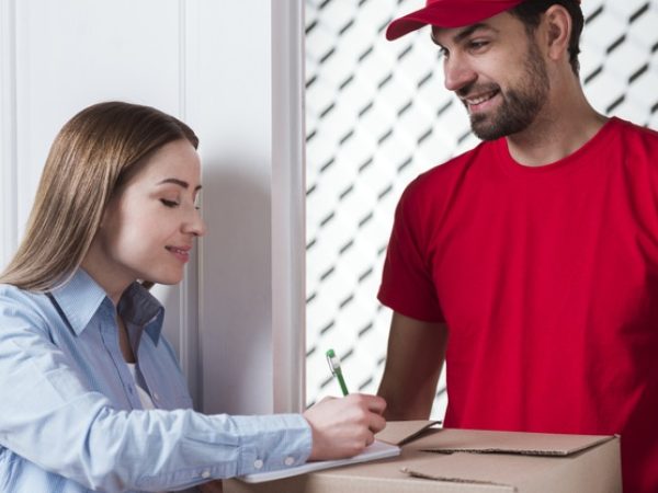 Saiba nesse artigo três boas estratégias que podem te auxiliar a manter receita mesmo com portas fechadas ao público. Confira