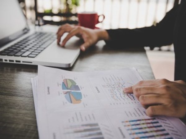 Confira 5 dicas para realizar a gestão de custos na sua empresa? Continue a sua leitura com atenção e descubra como ter uma maior economia em seu negócio. 