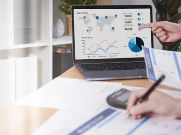 Nesse artigo vamos explicar o que é gestão de custos na empresa e dicas de como você pode reduzir seus custos para ter uma empresa mais lucrativa. 