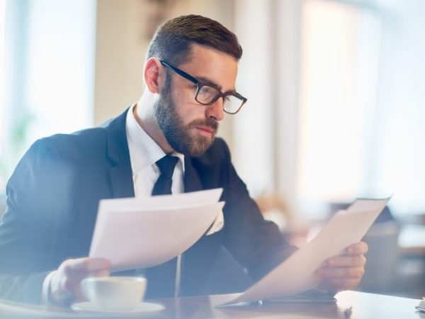 Por isso, fizemos um resumo de quais os tipos de rescisão do contrato de trabalho existem e quais os benefícios. Leia com atenção. 